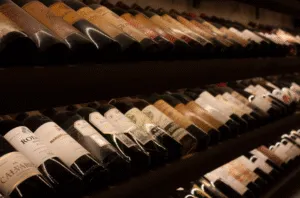 Como guardar vinho
